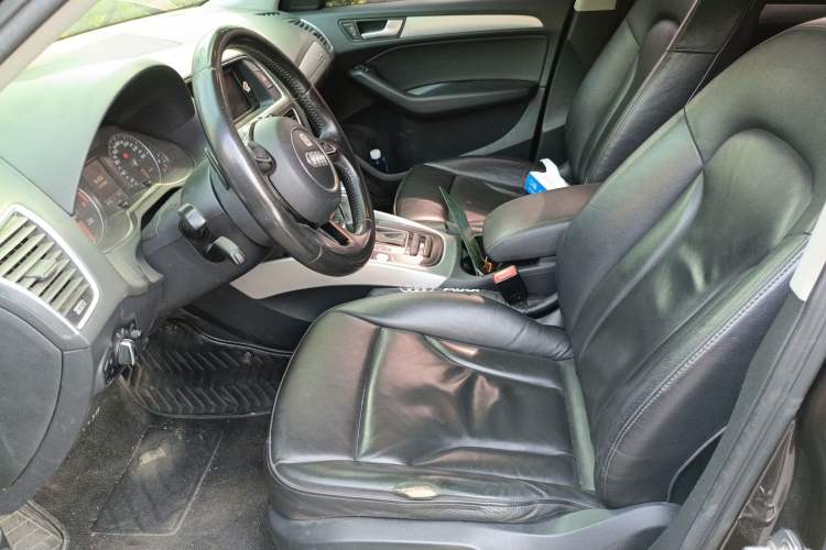 Used Audi Q5 2017 40 TFSI Technology Edition Driver Seat