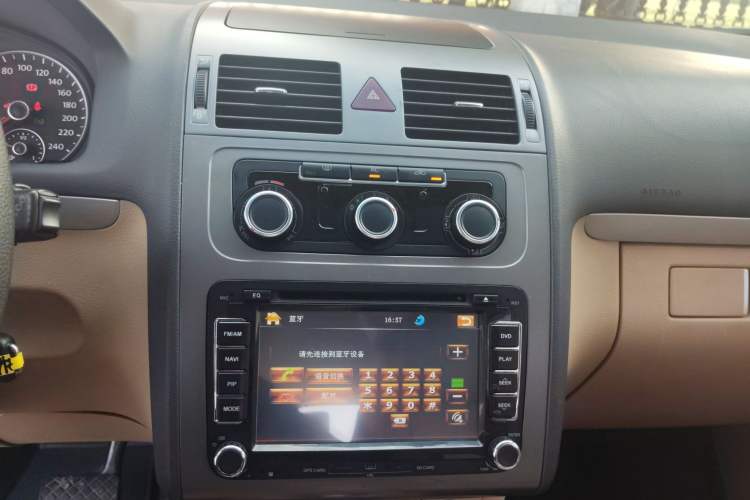 Used Volkswagen Touran 2011 1.4T DSG Zhiya Edition 5 Seats
