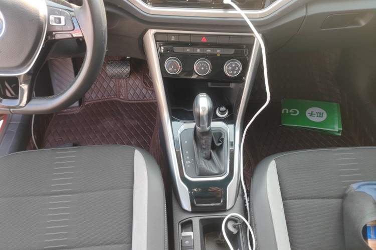 Used Volkswagen T-ROC 2019 230TSI DSG Two-Wheel-Drive Advanced Version China VI Standard
