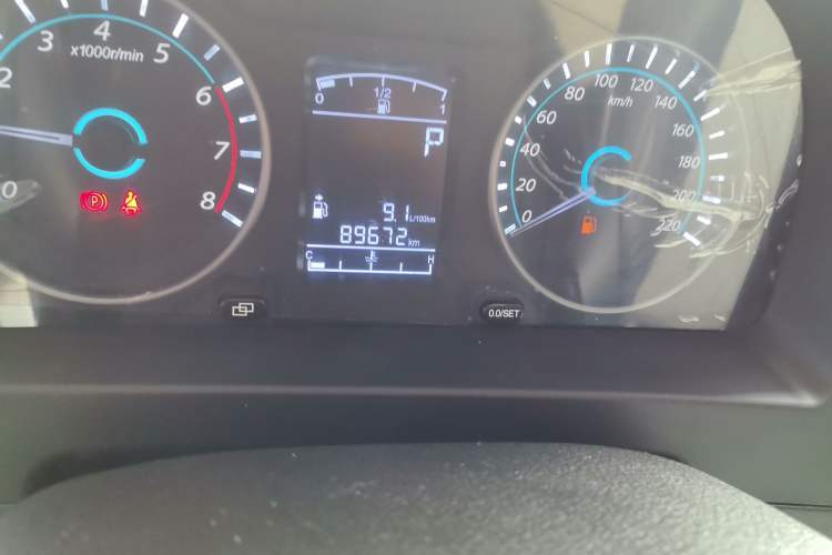 Used FORTHING Joyear XV 2016 1.6L CVT Comfort Model Odometer Close Up