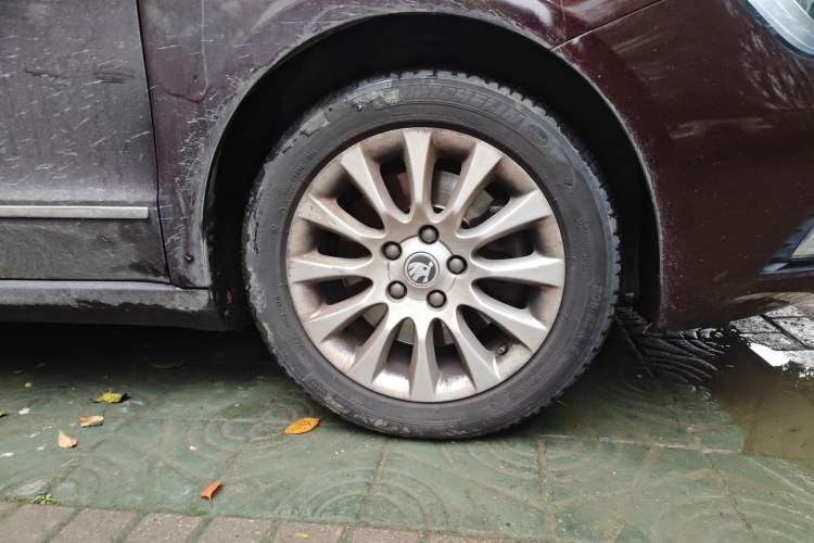 Used Skoda Superb 2013 1.8TSI Automatic MingShi Edition Right Front Wheel Hub