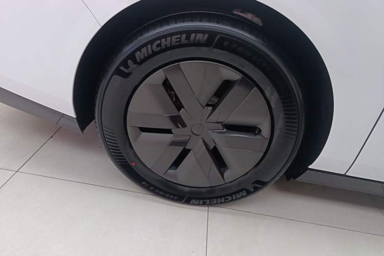 Used Li Auto MEGA 2025 Home Family Special Edition
