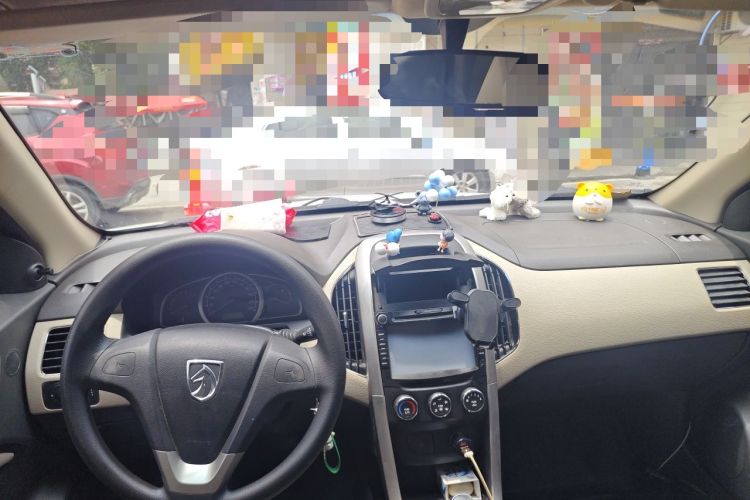 Used Baojun 630 2013 1.5L manual standard version
