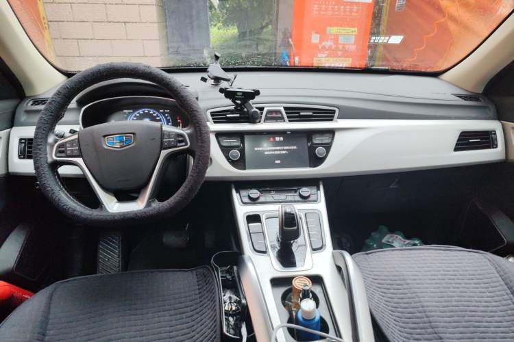 Used Geely Auto Emgrand X7 Sport 2020 1.8TD DCT Two-Wheel Drive Smart Connect 4G-Enabled Version
