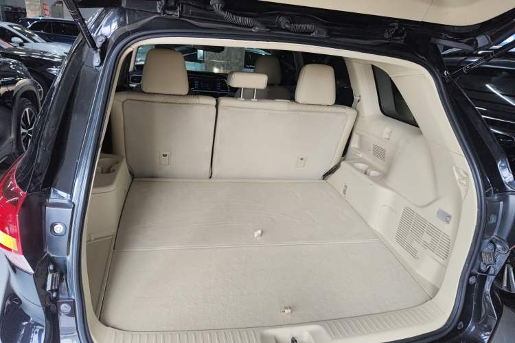 Used Toyota Highlander 2018 2.0T Two-Wheel Drive Elite Version 5 Seats China VI Standard