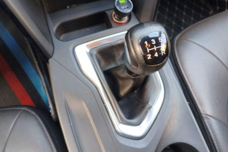 Used GAC Trumpchi GS4 2017 235T Manual Two-Wheel Drive Luxury Edition Gear Lever