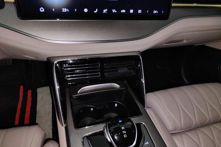 Used BYD Tang New Energy 2024 DM-i Glory Edition 112KM Flagship Model
