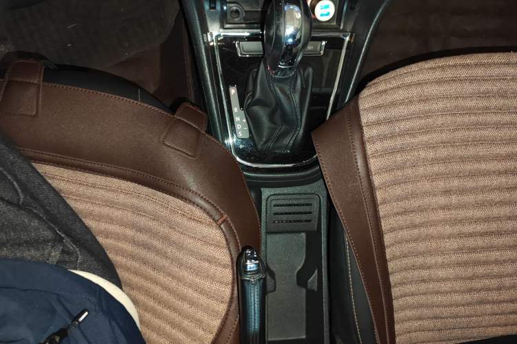 Used Volkswagen Bora 2016 1.6L Automatic Comfort Model
