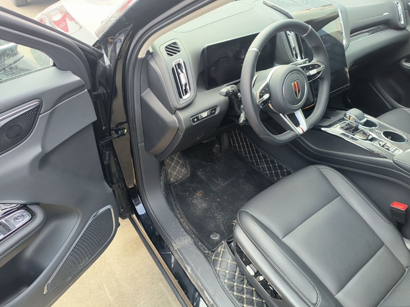 Hongqi HS3 PHEV 2025 Model 117km Jingwei Edition — снимка 18