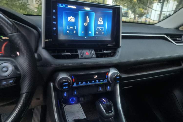 Used Toyota RAV4 2020 2.0L CVT Four-Wheel Drive Prestige Edition
