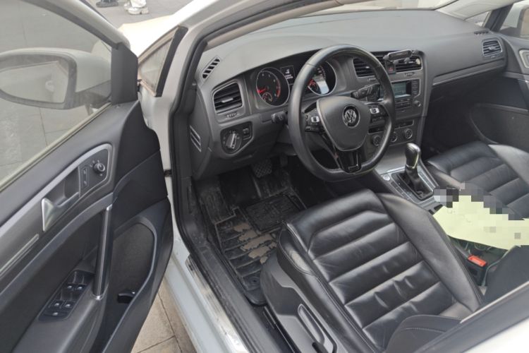 Used Volkswagen Golf 2014 1.4TSI Automatic Luxury Model
