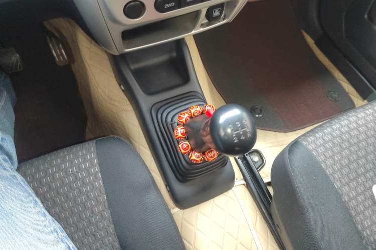 Used Suzuki Jimny 2010 1.3 MT Fashion Limited Edition Gear Lever