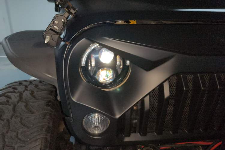 Used Jeep Wrangler 2017 3.0L Sahara Four-Door Comfort Edition
