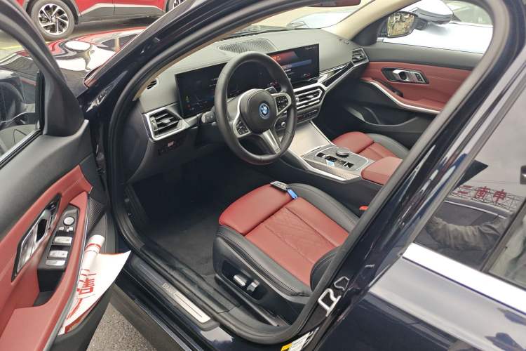 Used BMW i3 2022 eDrive 35 L Driver Seat