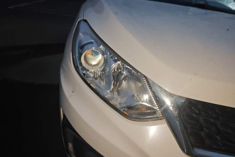 Used BAIC Senova X35 2016 1.5L Automatic Luxury Edition Right Front Headlight