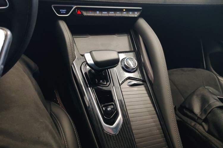 Used Geely Auto Monjaro L 2024 2.0TD High-Power Automatic Two-Wheel Drive Skyline Edition