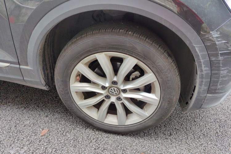 Used Volkswagen T-ROC 2019 230TSI DSG Two-Wheel-Drive Advanced Version China VI Standard Right Front Wheel Hub