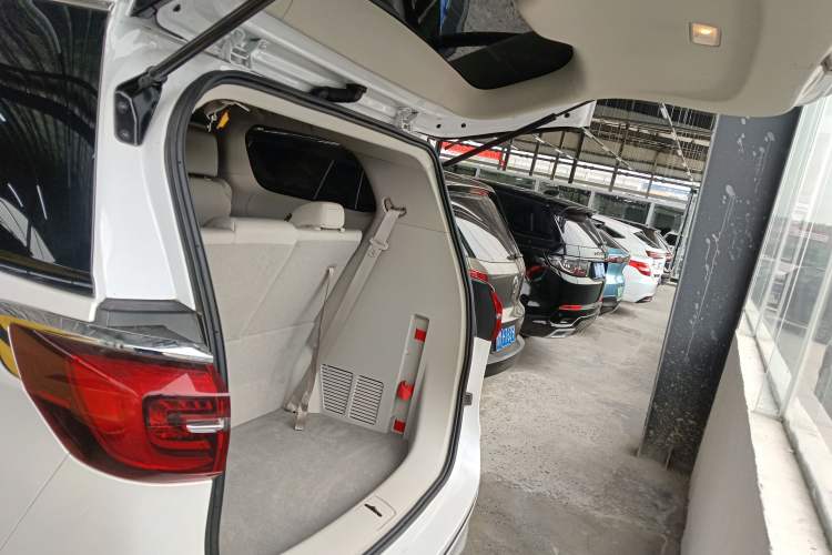 Used Buick GL8 2022 ES Landtrek 653T Comfort Edition
