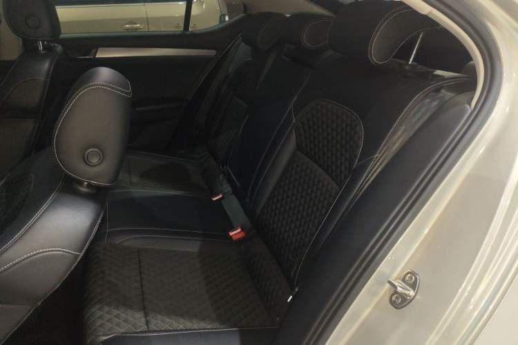 Used Skoda Superb 2018 TSI280 DSG Comfort Edition China V Standard Left Rear Seat