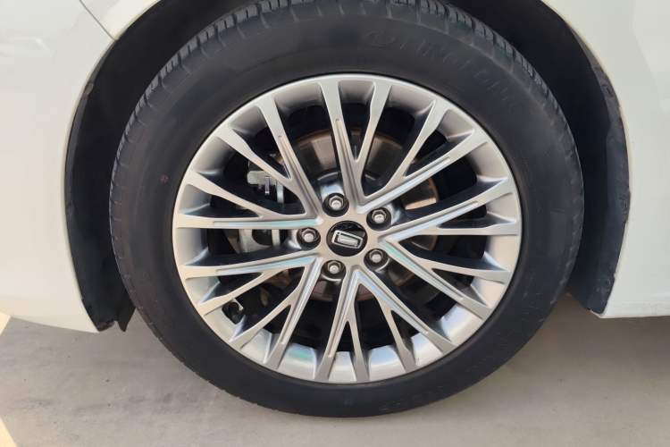 Used Bestune B70 2022 Third Generation 1.5T Automatic Enjoyment Version Left Front Wheel Hub