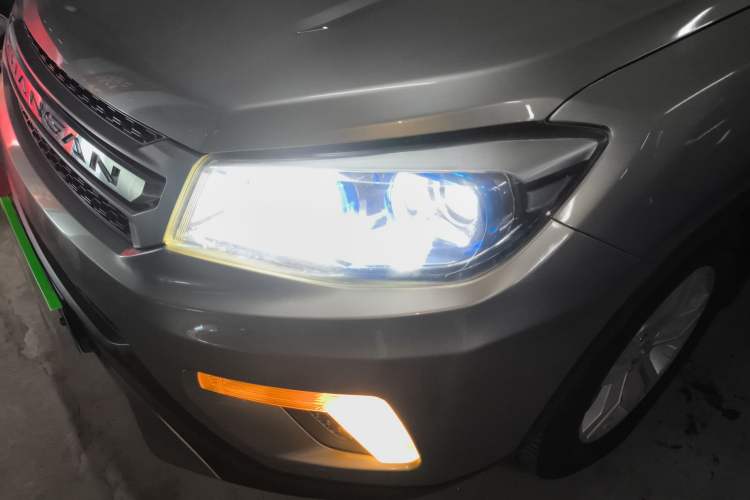 Used CHANGAN CS75 2016 1.8T Automatic Elite Model China V Standard Left Front Headlight