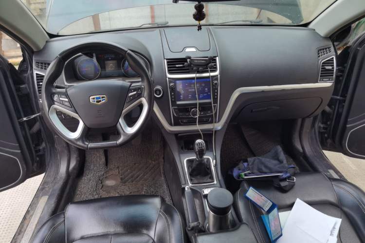 Used Geely Auto Emgrand 2016 Sedan 1.5L Manual Upward Edition Center Console