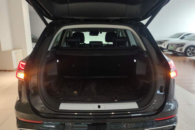 Used Hongqi HS5 2023 2.0T Qixiang Pro Edition Trunk
