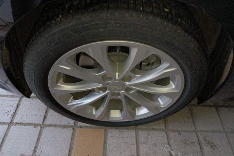 Used Cadillac CT5 2022 28T Luxury Version (Standard Edition) Left Front Wheel Hub