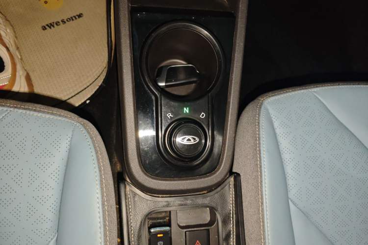 Used Chery Little Ant 2022 Updated Version Sweet Pink Edition Full Sugar Version Lithium Iron Phosphate 30.7 kWh 30 kW 301 km Gear Lever