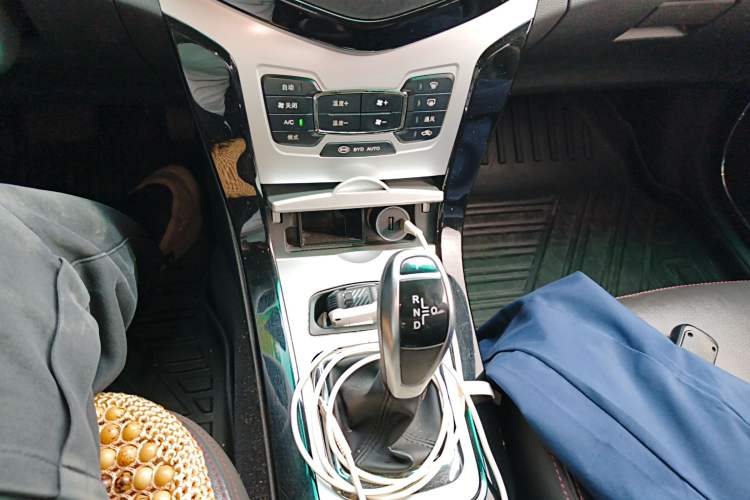 Used BYD e5 2018 450 Smart Connect Enjoyment Version
