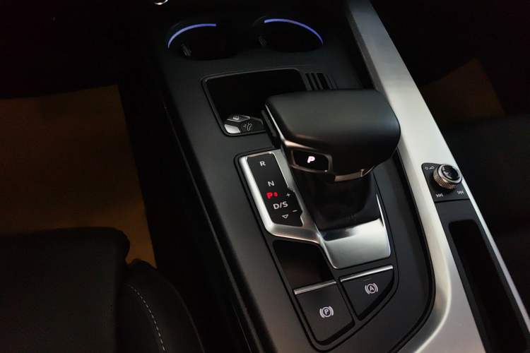 Used Audi A4L 2020 40 TFSI Luxury Dynamic Model