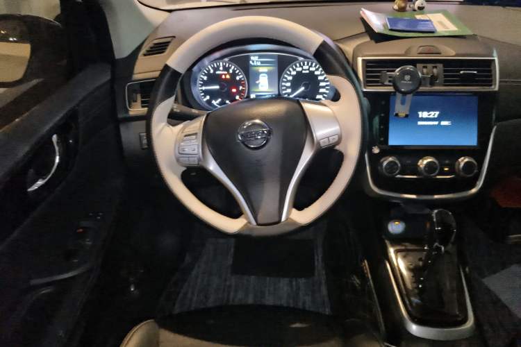 Used Nissan Tiida 2019 1.6L CVT Smart Drive Version China VI Standard Steering Wheel
