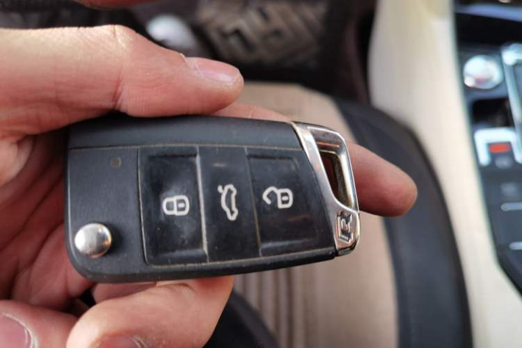 Used Volkswagen Lamando 2017 280TSI DSG Luxury Edition
