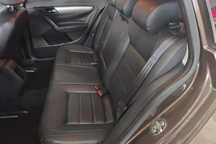 Used Volkswagen Gran Lavida 2013 1.6L Automatic Comfort Model
