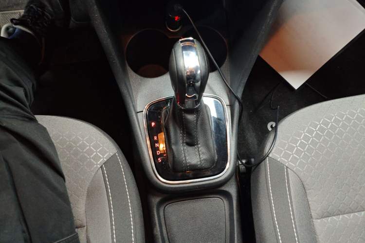 Used Volkswagen Polo 2016 1.6L Cross Polo Automatic Gear Lever