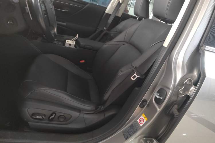 Used Lexus ES 2020 200 Excellence Edition Left Front Seat