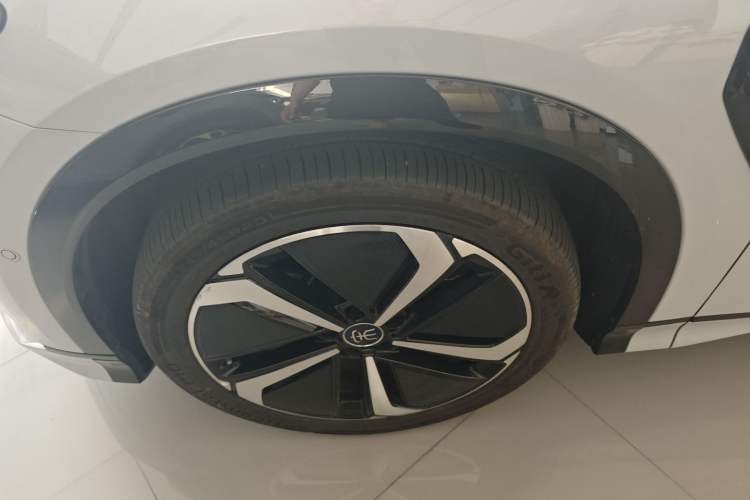 Used BYD Song L EV 2025 Intelligent Driving Version 662 km LiDAR Excellence Edition
