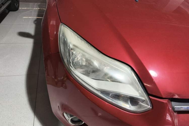 Used Ford Focus 2012 Hatchback 1.6L Automatic Fashion Edition Right Front Headlight