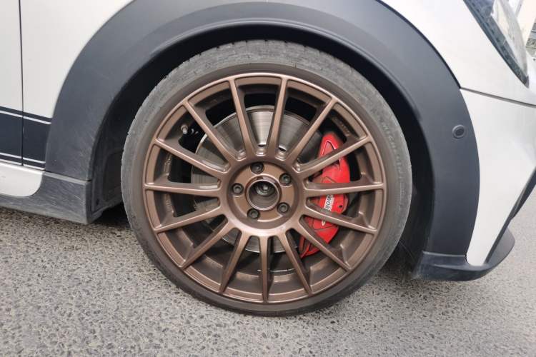 Used MINI JCW 2022 2.0T JOHN COOPER WORKS ALL-IN Right Front Wheel Hub