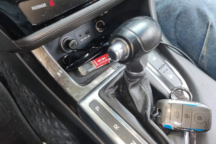 Used Kia K5 2014 2.0L Automatic LUXURY Gear Lever