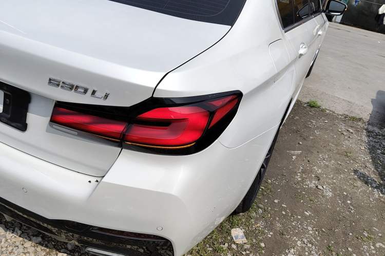 Used BMW 5 Series 2022 Second Facelift 530Li Leading Edition M Sport Package Exterior 3