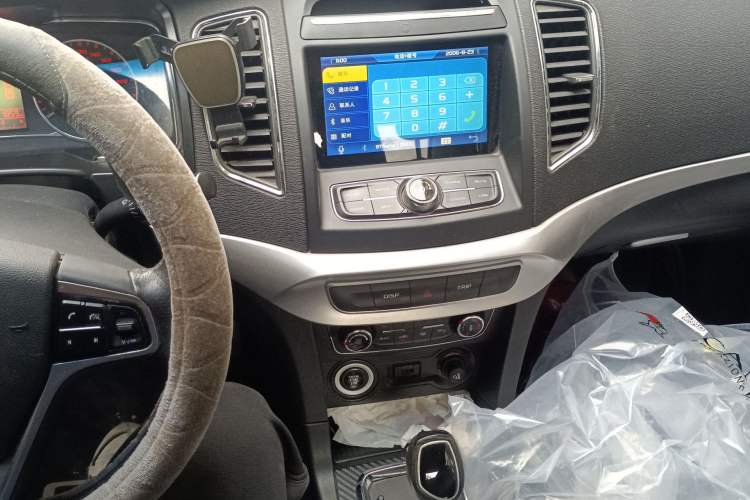 Used Geely Auto Vision 2016 1.5L Automatic Happiness Edition Audio And AC Panel