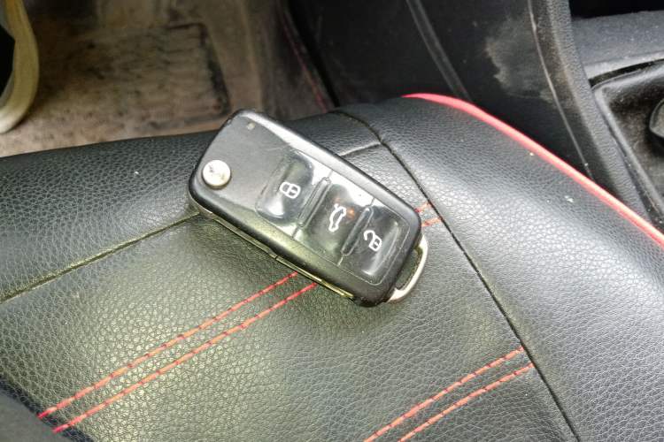 Used Volkswagen Jetta 2015 Value Edition 1.6L Manual Fashionable Style Vehicle Key