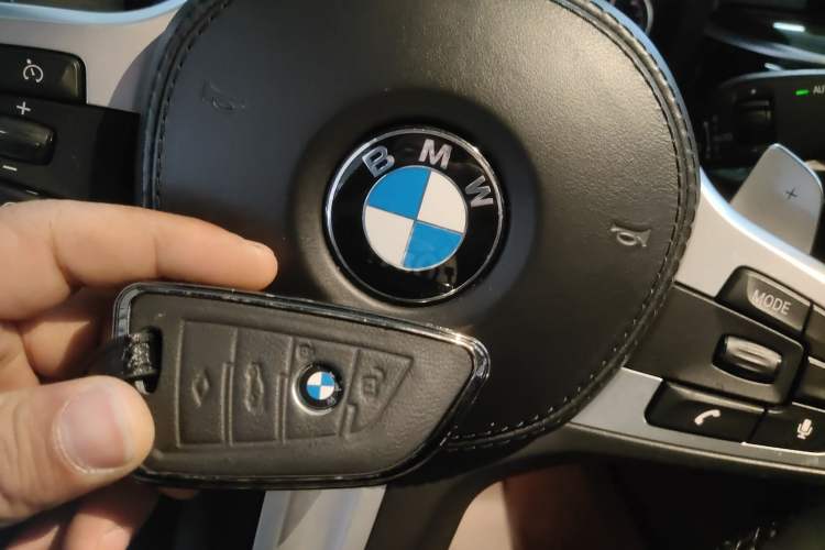 Used BMW 5 Series 2018 Facelifted 530Li xDrive M Sport Package
