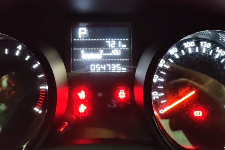 Used Citroen C3-XR 2019 190THP Automatic Xueying Edition Odometer Close Up