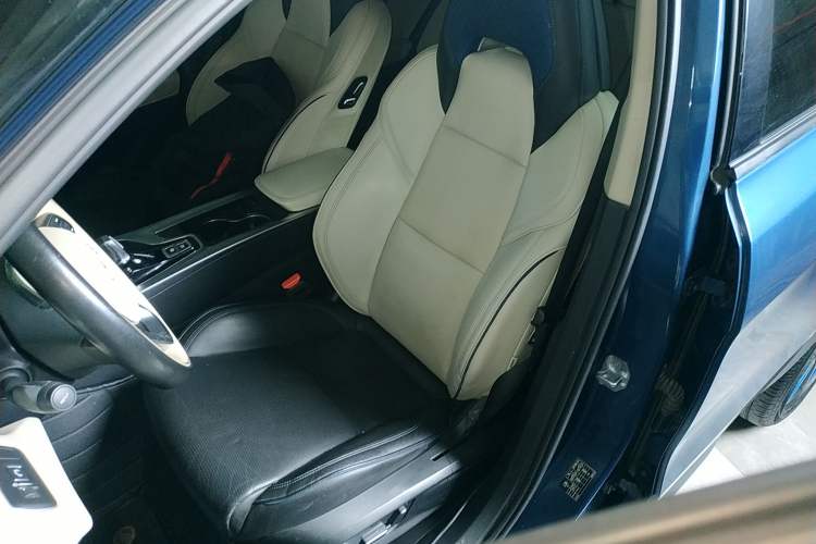 Used Lynk & Co 01 2019 2.0T Two-Wheel Drive Zhaopu Version China VI Standard