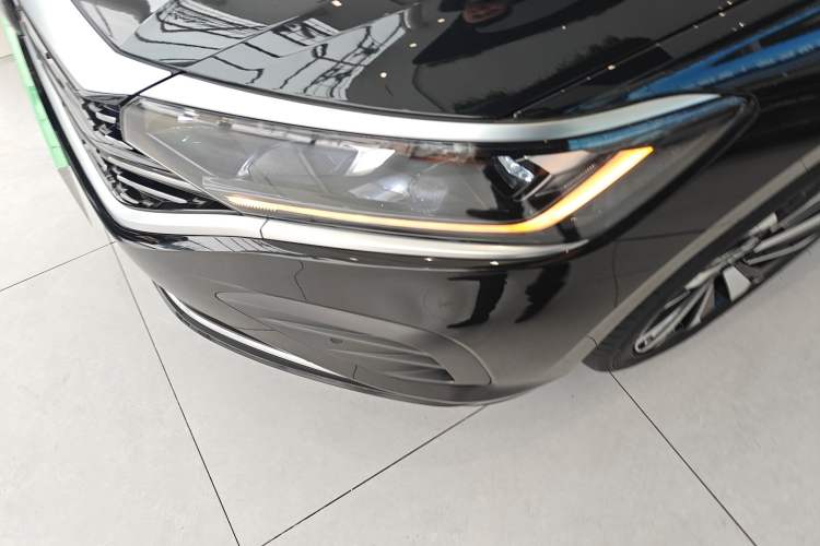 Used Volkswagen Passat 2024 380TSI Dragon Edition
