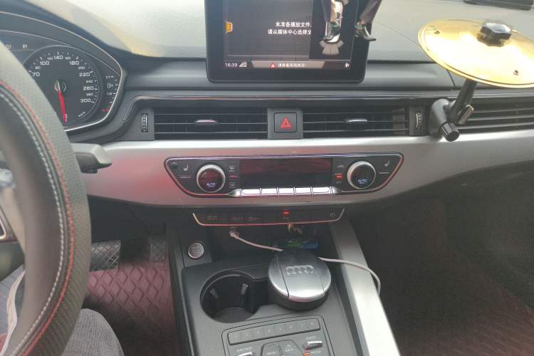 Used Audi A5 2017 Cabriolet 40 TFSI Fashion Model Audio And AC Panel