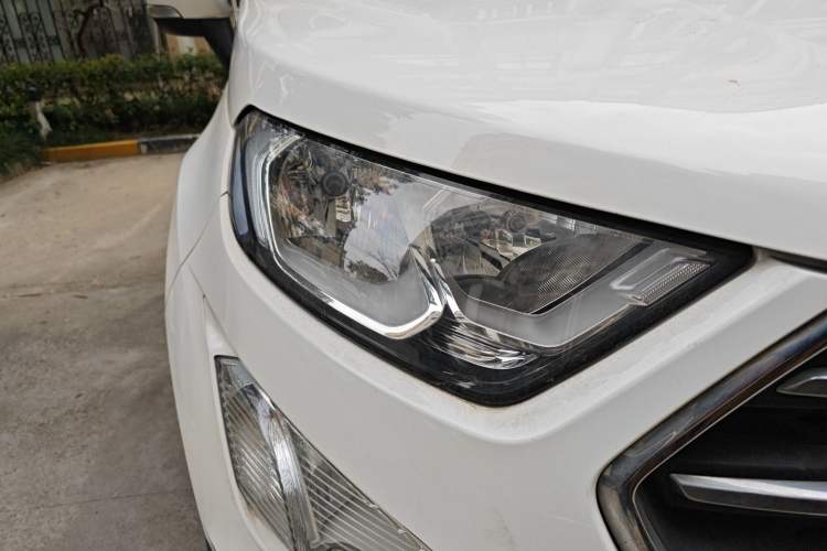 Used Ford EcoSport 2018 1.5L Automatic Zunyi Trim Right Front Headlight