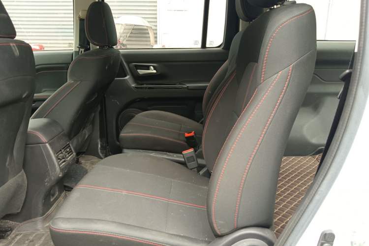 Used CHANGAN OSHAN X70A 2018 1.5L Manual Standard Edition
